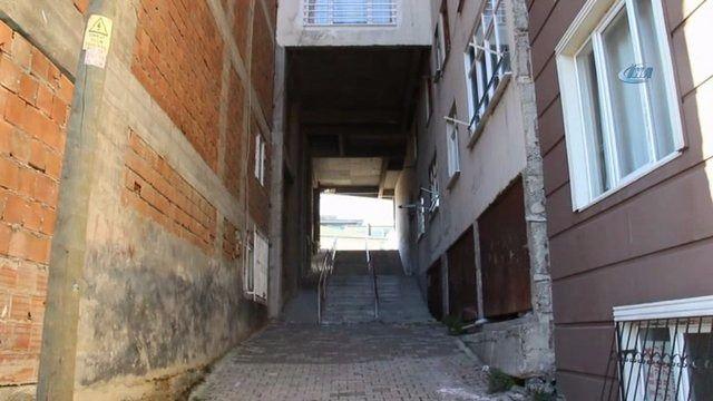 <p>İlk kez sokaktan geçen vatandaşların dikkatini çeken sokakta oturan bazı vatandaşlar ise verilen hizmet karşısında belediyeye teşekkür etti.</p>