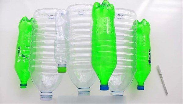 <p>Plastik şişelerden küçük balıkları avlamak için tuzak yapmanız mümkün. İşte aşamaları...</p>

