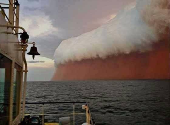 <p>2013 yılında Batı Avusturalya'yı vuran bir kum fırtınası.</p>
