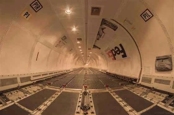 <p>FedEx'e ait Boeing 757 kargo uçağının içi boş görüntüsü.</p>
