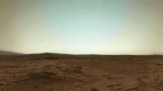 <p>Curiosity keşif aracından elde edilen Mars görüntülerinin doğru renklendirilmiş hali.</p>
