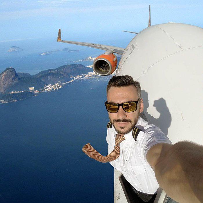 <p>Brezilyalı pilot Daniel Centeno, sosyal medya hesabından uçuşlarından ve gezdiği yerlerden fotoğraflar paylaşıyor. </p>
