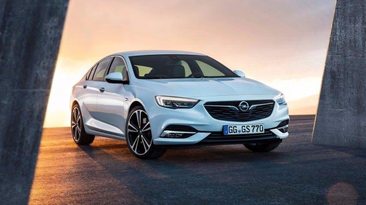 <p><span style="color:#FFA07A"><strong>OPEL INSIGNIA</strong></span></p>

<p>Opel'in peremium modeli Insignia da değişime uğradı.</p>
