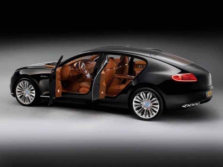 <p>Bu yeni Bugatti için seçenekler arasında bir ultra lüks sedan da varmış gibi görünüyor.</p>