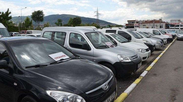 <p>Sıfır kilometre otomobillerdeki ÖTV oranlarındaki bu artış, ikinci el piyasasında da fiyatları yukarı doğru tetikleyebilir.</p>