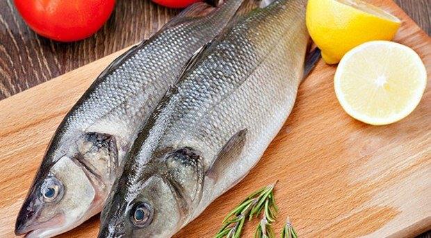 <p>Balık vücudun yeterli ve sağlıklı çalışması için omega-3 yağ asitlerini içerir. Omega-3 yağ asitleri bilişsel ve zihinsel gelişim ve normal beyin fonksiyonları için gereklidir.</p>

<p> </p>
