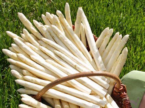 <p>Bir bardağında <strong>sadece 25 kalori,</strong> <strong>bir sapında ise sadece 5 kalori </strong>bulunuyor. </p>