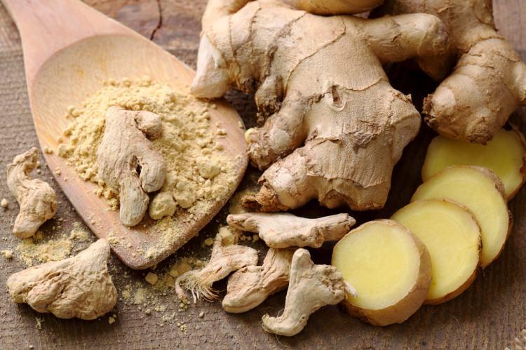 <p><strong>Zencefil: </strong>Zencefil dünya üzerindeki en sağlıklı baharattır. Beyin için gerekli vitaminleri içinde barındırır. </p>