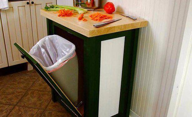 <p>Mutfak çöpünüzün içine dökeceğiniz bir miktar kabartma tozu ya da karbonat kötü kokunun yayılmasını engelleyecektir. </p>
