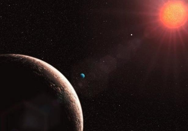 <p>Dünyamızın 5 katı büyüklüğündeki “Süper Dünya” Gliese 832c, yıldızının etrafındaki bir turu 36 günde tamamlıyor.</p>
