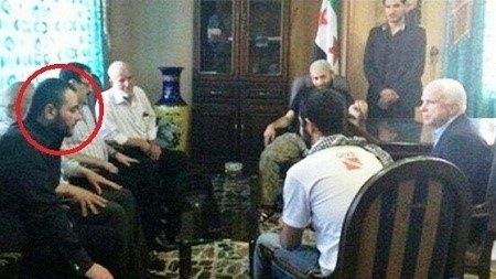 <p>Görüntüleri LeaksSource’ta paylaşan hacker grubu, McCain’e yolculukta gizli dosyalarını yanında taşımaması konusunda uyarı mesajı gönderirken, ‘Pek çok gizli belgeyi ele geçirdik, ancak aralarındaki en önemli bilginin bu görüntüler olduğunu düşündüğümüz için, önceliği buna veriyoruz’ açıklamasını yaptı.</p>
<p> </p>