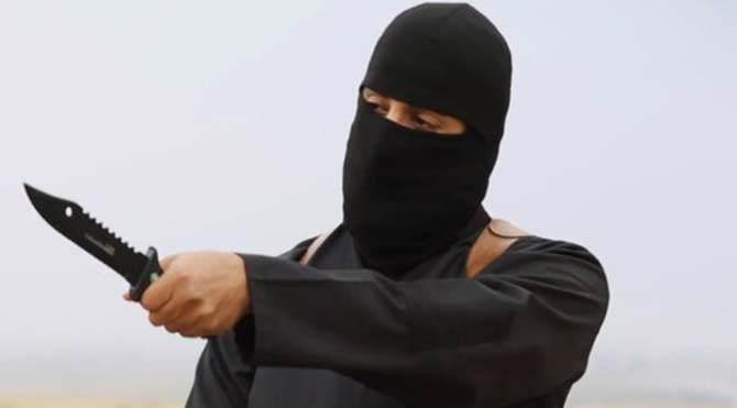 <p><strong>“LİBYA’DAKİ İNFAZ GÖRÜNTÜLERİ KESİNLİKLE STÜDYODA ÇEKİLMİŞ”</strong></p>
<p>James Foley’in başının kesildiği görüntülerin aslı olduğu iddia edilen bu stüdyo görüntülerinin dışında, birçok DEAŞ görüntüsü için de aynı şeyler iddia edildi.</p>