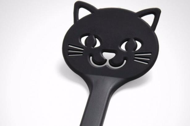 <p>Pancake yapmayı daha eğlenceli hale getirecek tek şey de bu minnoş kedi spatula olur.</p>
