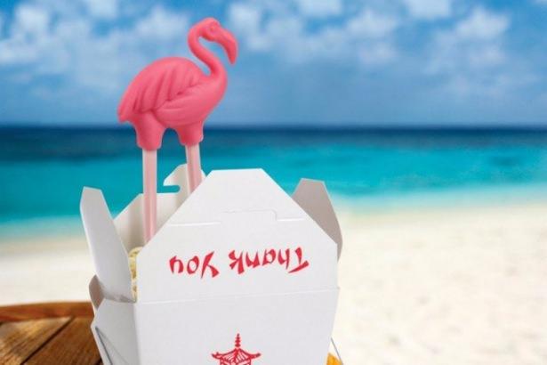 <p>Chopstick kullanmak zordur ama bu flamingo sayesinde çok eğlenceli olabilir</p>
