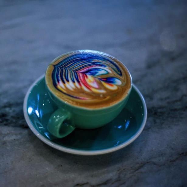 <p>Eskiden bıyığımıza kahvenin köpüğü bulaşırdı, şimdi baristalar sayesinde latte art'lar bulaşır oldu.</p>
