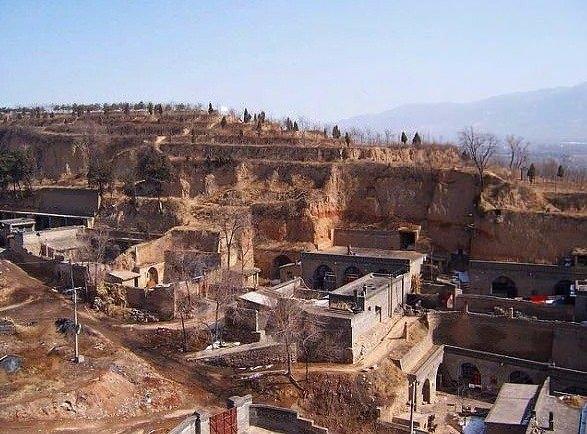 <p>30 milyon Çinli, 'Yaodong' adı verilen mağara biçiminde evlerde kalıyorlar ki bu sayı Avustralya nüfusundan fazladır.</p>

<p> </p>
