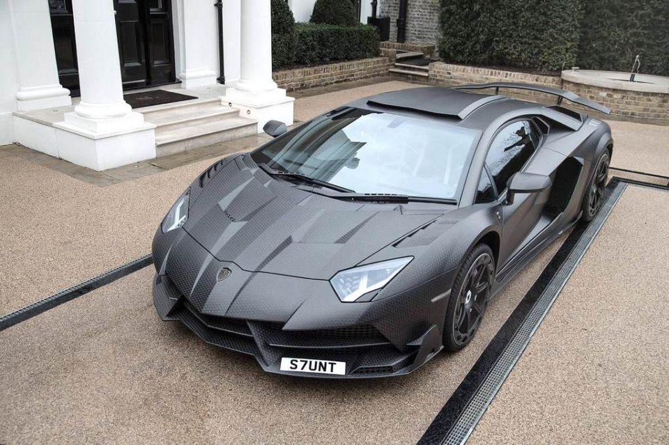 <p>Stunt'un Mansory'ye sipariş ettiği 21. otomobil olarak da dikkat çekerken araç, "Batman: Kara Şövalye Yükseliyor" filminde kullanılmıştı.</p>
<p> </p>