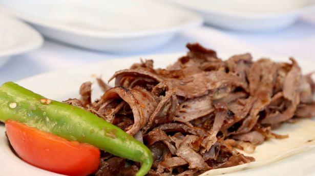 <p> En iyi döner, dana budu ya da kıvırcık kuzu etinden yapılandır.</p>
