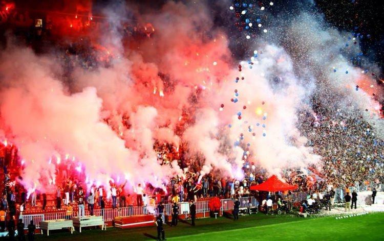 <p>Bu kararla birlikte Fenerbahçe taraftarları Avni Aker'de oynanacak son Trabzonspor maçına giremeyecek.</p>