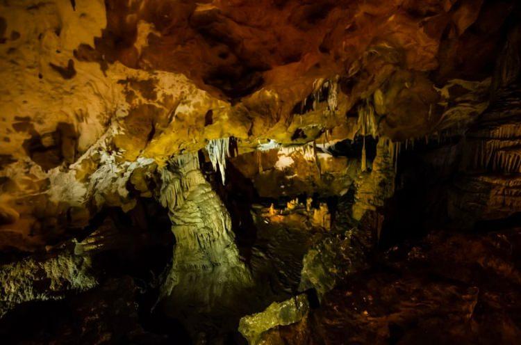 <p>Turistler, “Karda mağarayı ziyaret ettik. Dışarısı çok soğuk olmasına rağmen mağaraya girdiğimizde terliyoruz.</p>

<p> </p>
