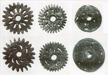 <p><strong>Peru'daki bronz dişliler</strong></p>

<p>Modern dişlilerden farkı yok gibi. Tek farkı binlerce yıl önce yapılmış olmaları...</p>
