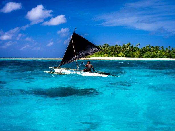 <p><strong>Kiribati</strong><br />
<br />
Küçük ülkede güvenlik için sadece polis var. Ülkenin korunması gereken bir durum ortaya çıkarsa Yeni Zelanda ve Avustralya ordusu harekete geçecek.</p>
