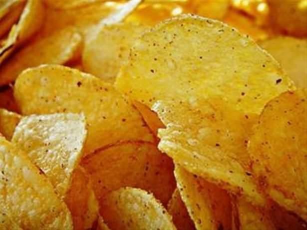 <p>Avrupa Birliği Gıda Maddelerini Denetleme Dairesi (Efsa) patates cipslerde Akrilamid olarak adlandırılan kanser yapıcı zehirli maddelere rastlandığını açıkladı.</p>
<p> </p>