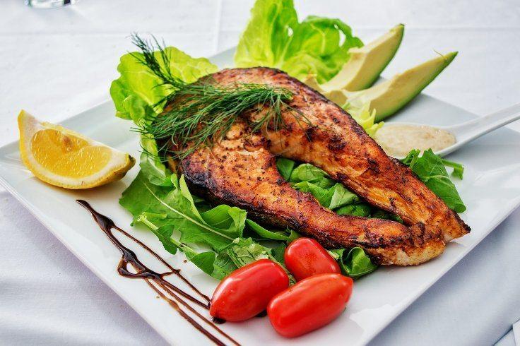<p><strong>Yağlı balıklar, istiridye, balık yağı, yumurta yiyerek  D vitamini </strong>eksikliği engellenebilir.</p>
