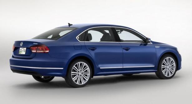 <p><strong>Volkswagen Passat</strong></p>
<p>1973'ten bu yana üretilen Volkswagen'in D segment otomobili Passat, bugüne kadar 15.5 milyonun üzerinde sattı. Volkswagen'in en çok satan üç otomobilinden biri olan Passat, geniş iç hacmi ve lüks donanımı ile biliniyor. Bugüne kadar 6 nesil Passat üretildi. </p>