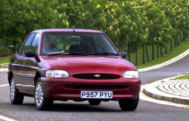 <p><strong>Ford Escort </strong></p>
<p>Bir başka Ford efsanesi de şüphesiz Ford Escord... Avrupa'da 1968'den 2000'e, ABD'de de 1981'den 2003'e kadar üretilen otomobil, on yıllardır en çok satan modeller arasında. Ford Escort, bugüne kadar 20 milyondan fazla sattı. </p>
<p> </p>