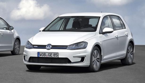 <p><strong>Volkswagen Golf </strong></p>
<p>İşte Volkswagen'in amiral gemisi! 1976'dan bu yana 7 nesil üretilen Golf, 2013 yılında "Yılın Otomobili" seçildi. Golf, 2014 yılına kadar neredeyse 28 milyona yakın bir satış rakamına ulaştı. </p>