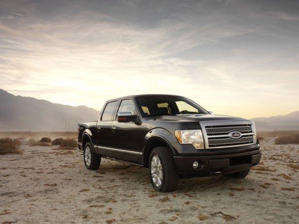 <p><strong>Ford F Serisi </strong></p>
<p>Dünyanın en çok satan kamyoneti ünvanına sahip olan Ford F serisi, bugüne kadar 35 milyondan fazla sattı. 24 yıl boyunca ABD'de en çok satan araç olma ünvanına sahip olan kamyonet, 1948 yılından bu yana üretiliyor. F serisinin en çok satan modeli ise F-150... </p>