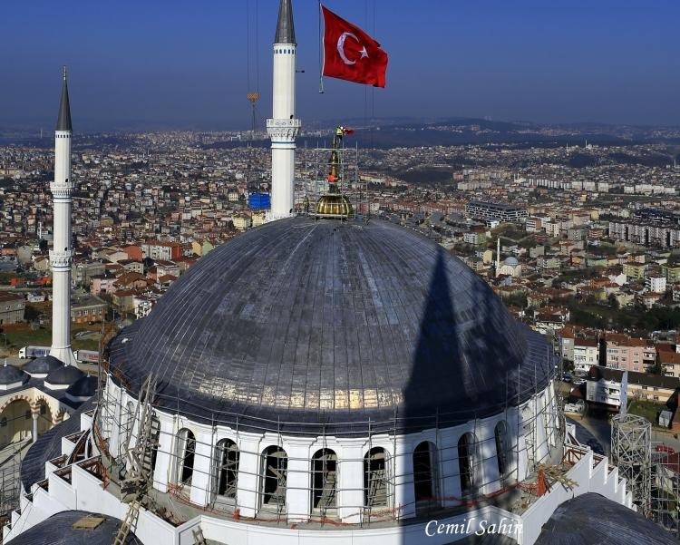 <p>İşte birbirinden harika fotoğraflarıyla Cemil Şahin'in objektifinden Çamlıca Camii...</p>
