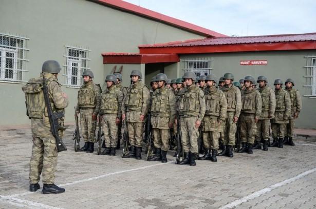 <p>4. Hudut Taburu 13. Hudut Bölüğü'ne bağlı karakolun, Türkiye'nin en yüksek hudut birliği olma özeliğine sahip olduğunu belirten Akçelik, karakolun Uludağ'ın zirvesinden 512 metre daha yükseklikte bulunduğunu söyledi.<br />
</p>