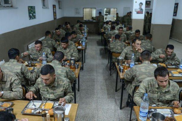 <p>Akçelik, kendi ekmeklerini kendilerinin pişirebildiklerini ifade ederek, şöyle devam etti: <br />
</p>