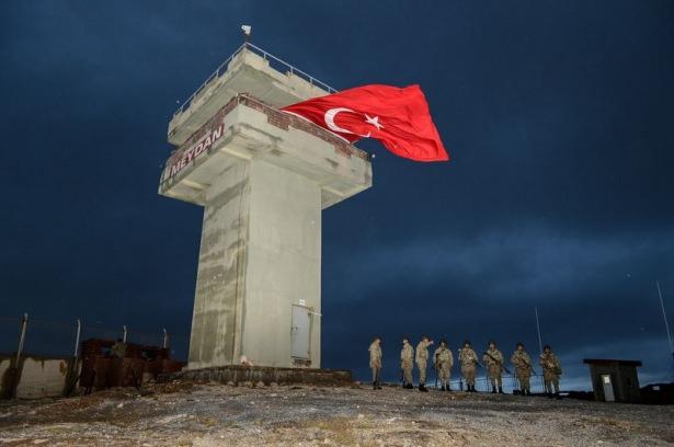 <p>Gümüşhaneli Ercan Paça da böylesine önemli bir yerde görev yapmanın mutluluğunu yaşadığını belirterek, hududun bir milletin şeref ve namusunun korunduğu yer olduğunun bilinciyle hareket ettiklerini söyledi.<br />
</p>