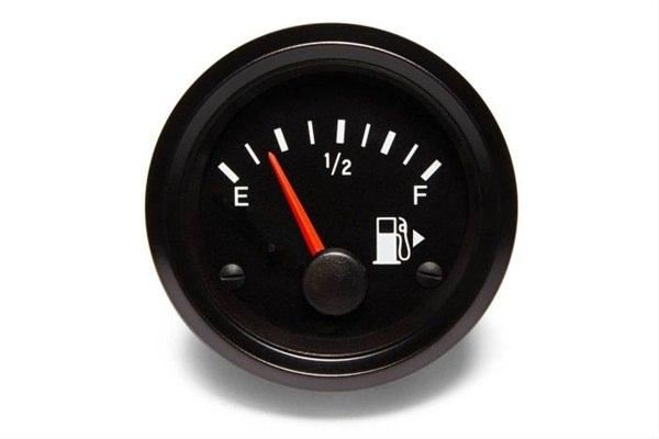 <p>Benzin deposu işaretinin yanında bulunan oklar, depo kapağının yönünü gösteriyor. <br />
 </p>
