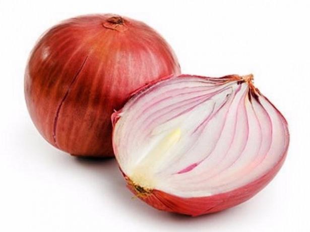 <p>Kansere karşı önemli bir koruma sağlayan antioksidan etkili quarcetin açısından en zengin besinlerden biridir.</p>
