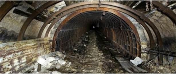 <p>Metro-2: Rusya’daki oldukça gizli sözde metro sistem</p>
<p> </p>
<p>Moskova’da bulunan Metro-2 ,Moskova ana metrosuna paralel uzanan ancak oldukça gizli olan metro sisteminin resmi olmayan adı. Metronun yapımına Stalin döneminde başlandı D-6 kod adı verildi.</p>