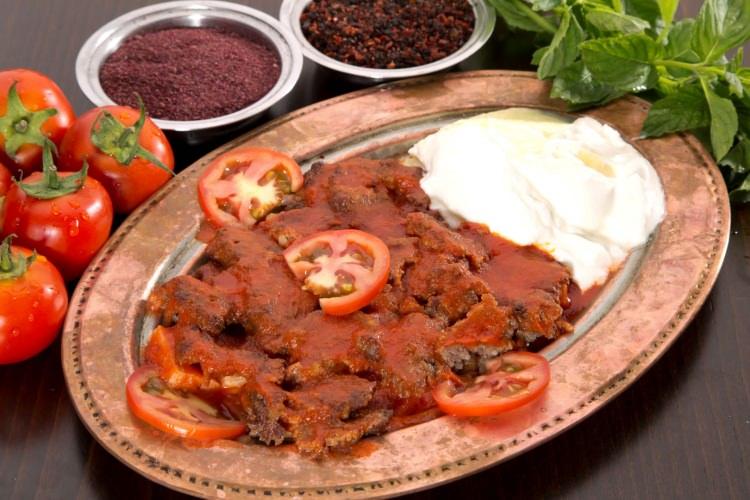 <p><strong>İskender</strong></p>
