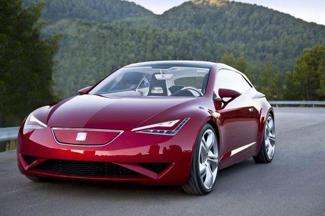 <p><strong>SEAT ID ÇEVRESİYLE ANLAŞACAK, BAĞLANTIYI HİÇ KAYBETMEYECEK</strong></p>
<p>Otomotiv bu yıl da Mobil Dünya Kongresi’nin en dikkat çekici sektörlerinden oldu. Seat, Samsung ile geliştirdiği Seat ID projesi kapsamında yeni prototipini tanıttı. Elektrikli ve ‘akıllanan’ bir araç olmakla kalmayıp çevresiyle de anlaşan otomobil uçtan uca ve kesintisiz haberleşmeyi amaçlıyor. Otomobil mobil uygulamalarla kullanıcılara ve sürekli yenilenen farklı çözümler sunacak.</p>