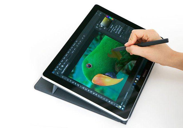 <p><strong>GALAXYTAB S3’ÜN ‘RAHATSIZ EDİLMEDEN’ OYNAMA MODU VAR</strong></p>
<p>Samsung ileri bilgi işlem teknolojisine sahip Samsung GalaxyTab S3 ve Samsung GalaxyBook’u duyurdu. GalaxyTab S3, 9.7 inçlik Super AMOLED ekrana, GalaxyBook ise 10.6 inç TFT LCD ve 12 inç Super AMOLED versiyonlara sahip.</p>