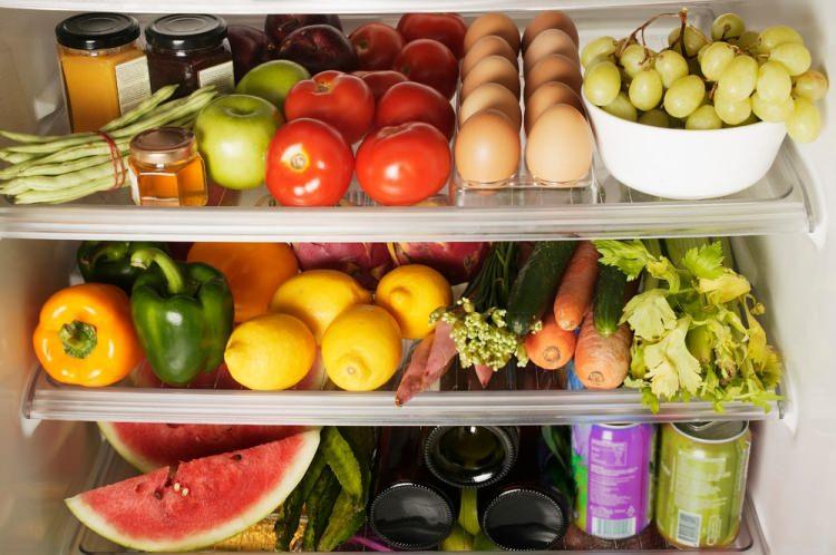 <p>Buzdolabı, bazı yiyeceklerin ömrünü kısaltırken, bazılarının ise besin değerlerinin azalmasına sebep oluyor.</p>
