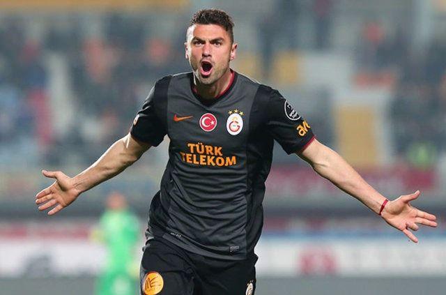 <p><strong>BURAK YILMAZ (TRABZONSPOR, 2009-10)</strong></p>
<p>Bordo-mavili ekipteki ilk sezonunda 11 maçta 3 gol atsa da son maçta Fenerbahçe'ye attığı kritik gol şampiyonluğun Bursa'ya taşınmasını sağladı. Ertesi sezon büyük bir patlama yaşayan oyuncu 30 maçta 19 gol kaydetti ve takımının şampiyonluk yarışında yer almasını sağladı.</p>