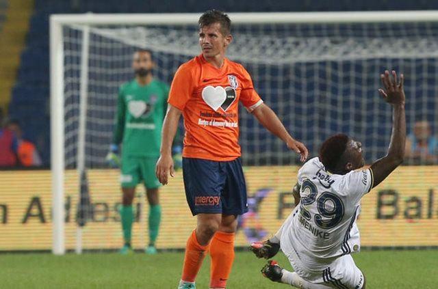 <p>Emre Belözoğlu - 76</p>
