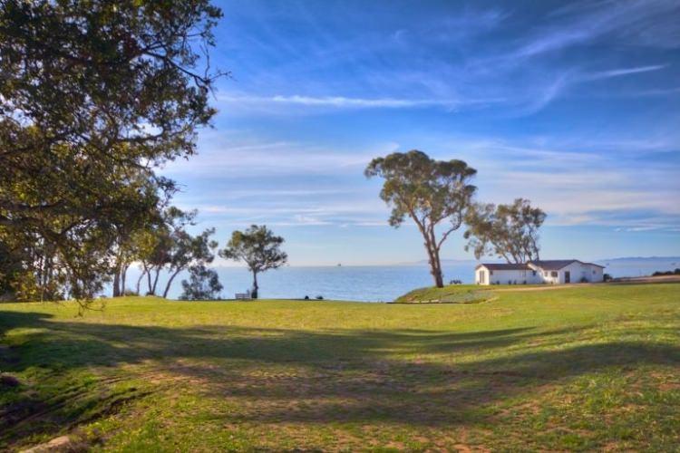 <p>Tamamı at ile turlanan evin bulunduğu yer, California'nın en lüks arazisi olarak biliniyor. </p>
