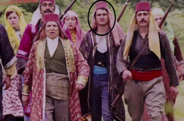 <p>Türk sinemasında 120'yi aşkın filmde rol alan oyuncu birçok Yeşilçam yıldızı gibi artık gözlerden uzak bir yaşamı var.</p>

<p> </p>
