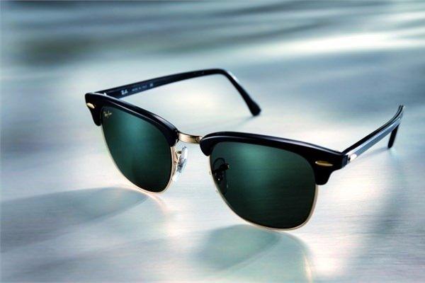 <p><strong>5-Luxottica Group</strong><br />
Alain Mikli, Arnette, Ray-Ban, Persol, Oliver Peoples markalarından oluşan İtalyan firma 9.713 milyar dolar gelire sahip.</p>

