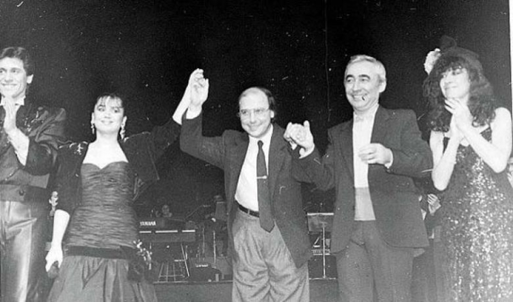<p>Türk Sanat tarihine damgasını vurmuş birbirinden değerli insanların süslediği, muhtemelen birçoğumuzun ilk defa karşılaşacağı bu fotoğraf karelerini mutlaka görmelisiniz!</p>
