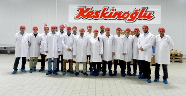 <p><strong> 21- Keskinoğlu Tavukçuluk</strong><br />
İli:Manisa<br />
Ciro (TL):958.872.832<br />
Sektör:Gıda</p>
